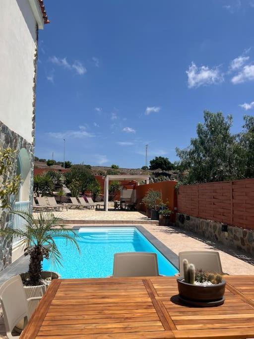 San Bartolomé Casa Macken Con Piscina Climatizada Y Jacuzzi 빌라 객실 사진