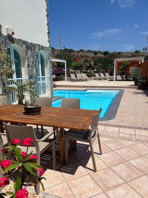 San Bartolomé Casa Macken Con Piscina Climatizada Y Jacuzzi 빌라 객실 사진