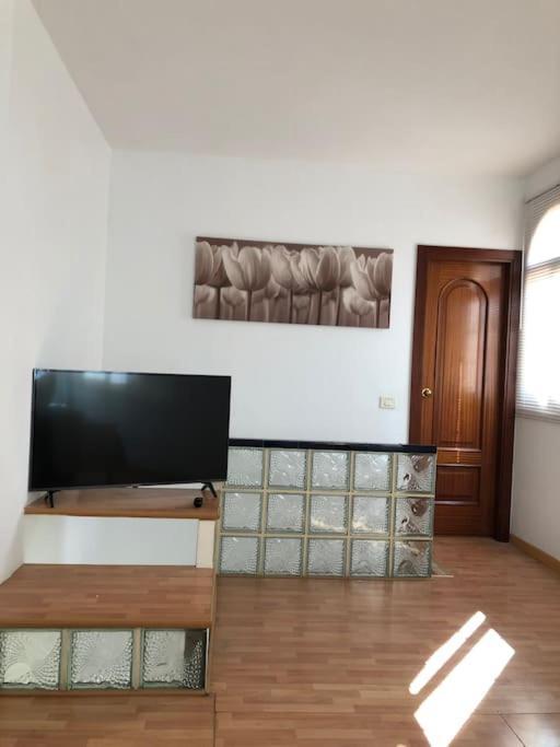 San Bartolomé Casa Macken Con Piscina Climatizada Y Jacuzzi 빌라 객실 사진