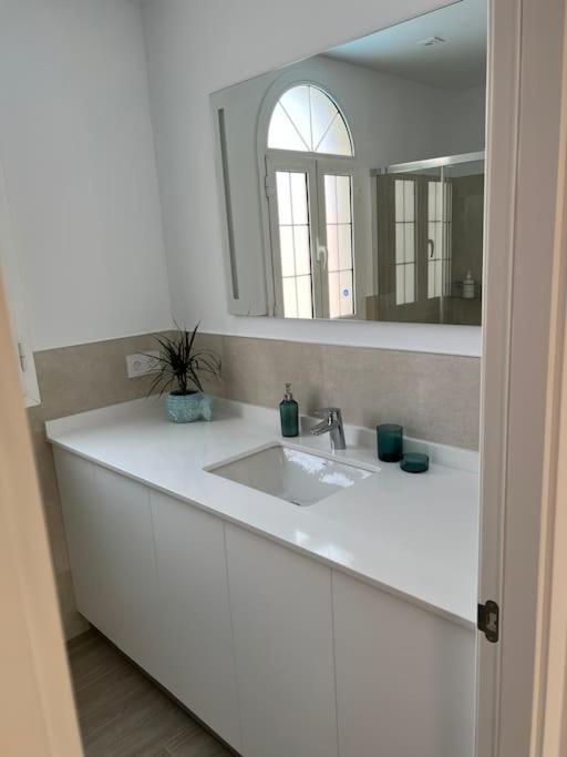 San Bartolomé Casa Macken Con Piscina Climatizada Y Jacuzzi 빌라 객실 사진