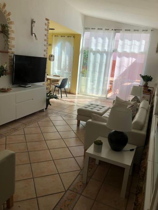 San Bartolomé Casa Macken Con Piscina Climatizada Y Jacuzzi 빌라 객실 사진